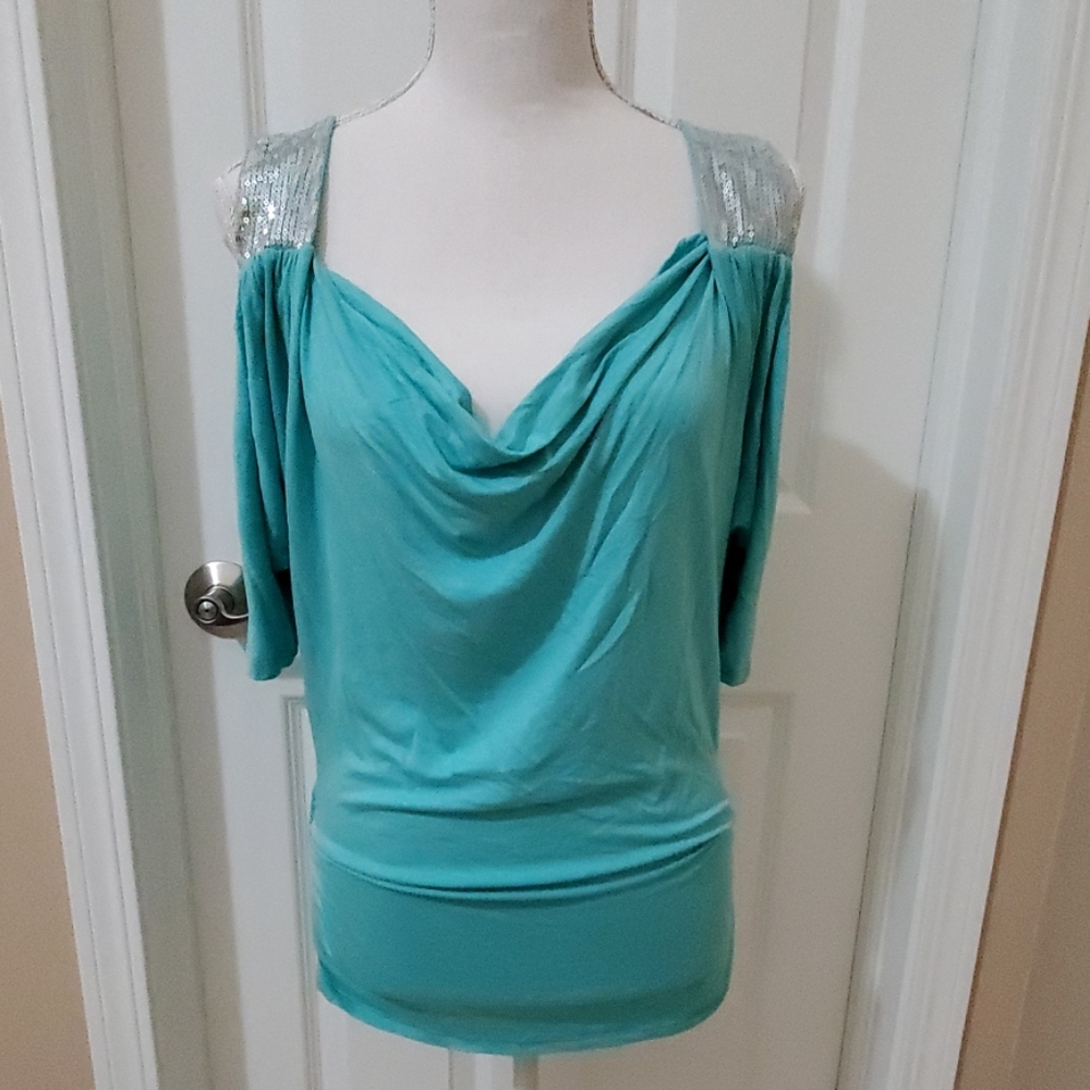 EUC Haute Apparel mint cold shoulder top